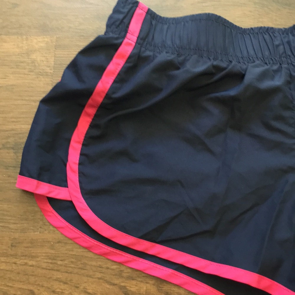 Shorts - Picture 2 of 6